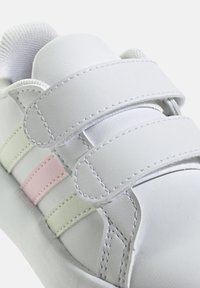 adidas Performance GRAND COURT - Zapatillas - white, jade, pink