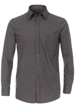 Herre langærmet skjorte med knapper og et lille, gentaget geometrisk mønster i mørkeblå og beige farver.