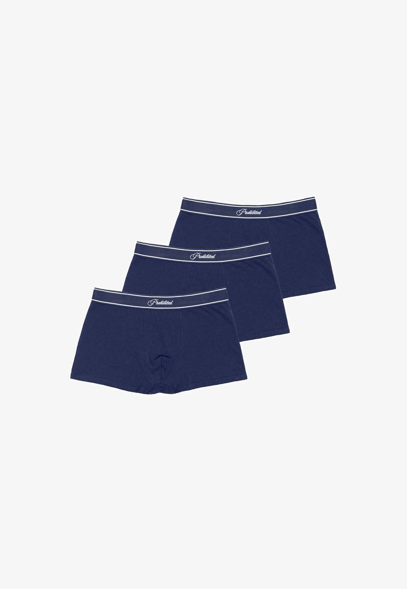 Trois paires de boxers bleu marine en coton doux, dotés d'une ceinture gris clair avec un logo et d'un design ajusté.