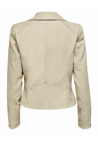 Beige imitation lærjakke med skreddersydd passform, spiss krage, ribbestrikkede skulderdetaljer og glidelås på ermene. Baksiden har detaljerte sømmer.