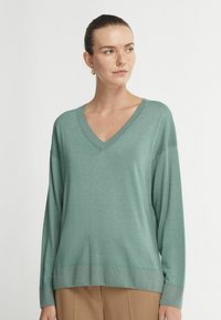 Falconeri ULTRAFINE V-NECK - Strickpullover - dark thyme garment dyed