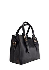 Borsa nera con finitura in pelle liscia, doppio manico superiore, dettagli in metallo color oro e forma strutturata.