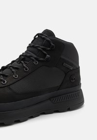 Timberland FIELD TREKKER - Vysoké tenisky - black