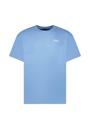 Lichtblauw katoenen T-shirt met ronde hals, korte mouwen en een klein wit logo op de borst. Gladde textuur met een losse pasvorm.