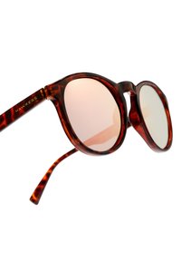 Kulaté sluneční brýle s želvovinovým rámem, růžovými zrcadlovými skly a štíhlými rameny s zlatým logem "HAWKERS".