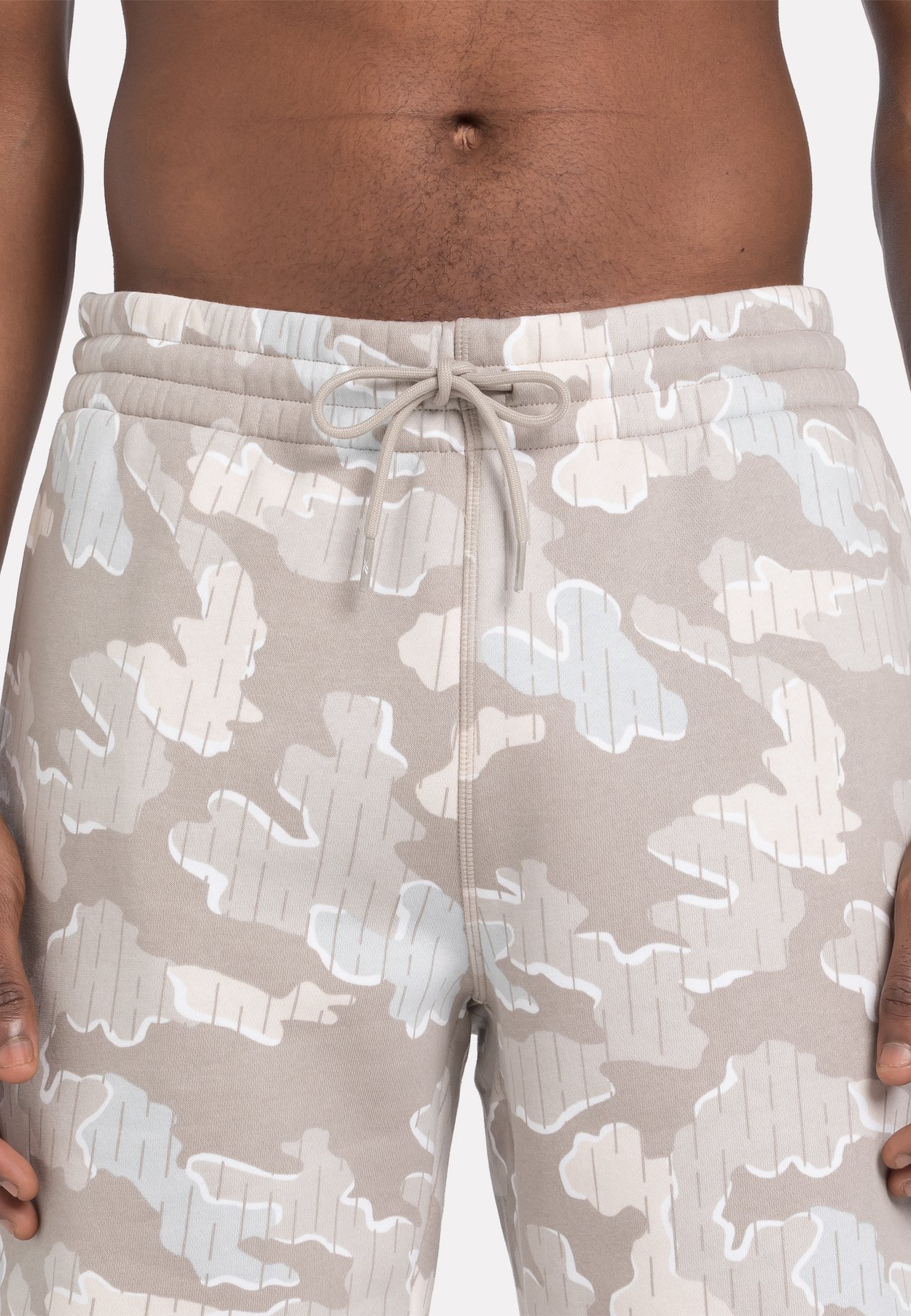 IDENTITY MOTION CAMO