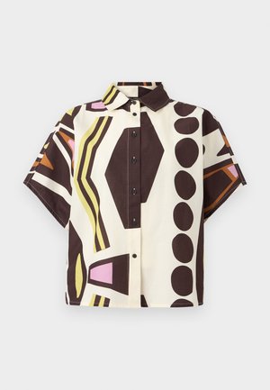 Chemise à manches courtes, col boutonné, en coton, avec un motif géométrique en marron, crème, rose et vert, ornée de boutons noirs.