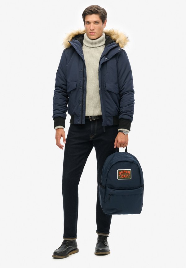 PATCHED MONTANA - Tagesrucksack