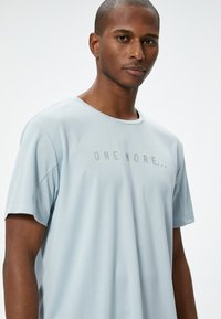 Koton Camiseta estampada - blue
