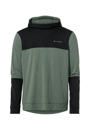 Kapuzenshirt mit langen Ärmeln in Dunkelgrün und Schwarz, mit glatter Textur, kontrastierendem Schulterpanel und Logo-Detail.