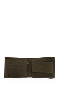 Cartera de cuero verde con múltiples ranuras para tarjetas, un portacejadas y protección RFID. Textura suave con detalles de marca sutiles.