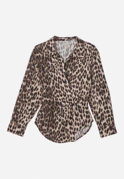 Maglietta con stampa leopardata in tonalità beige e marrone, realizzata in tessuto leggero. Presenta un colletto, una chiusura con bottoni frontale e maniche lunghe.