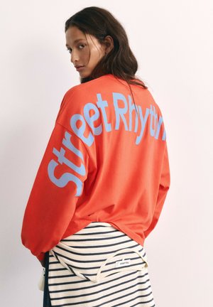 PULL&BEAR, OVERSIZE WITH TEXT - T-SHIRT - T-shirt à manches longues - bright red