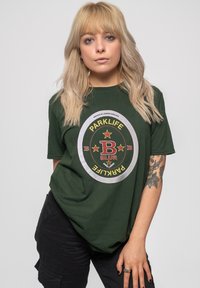 Paradiso Clothing BLUR PARKLIFE BEERMAT UNISEX - Print T-shirt - green