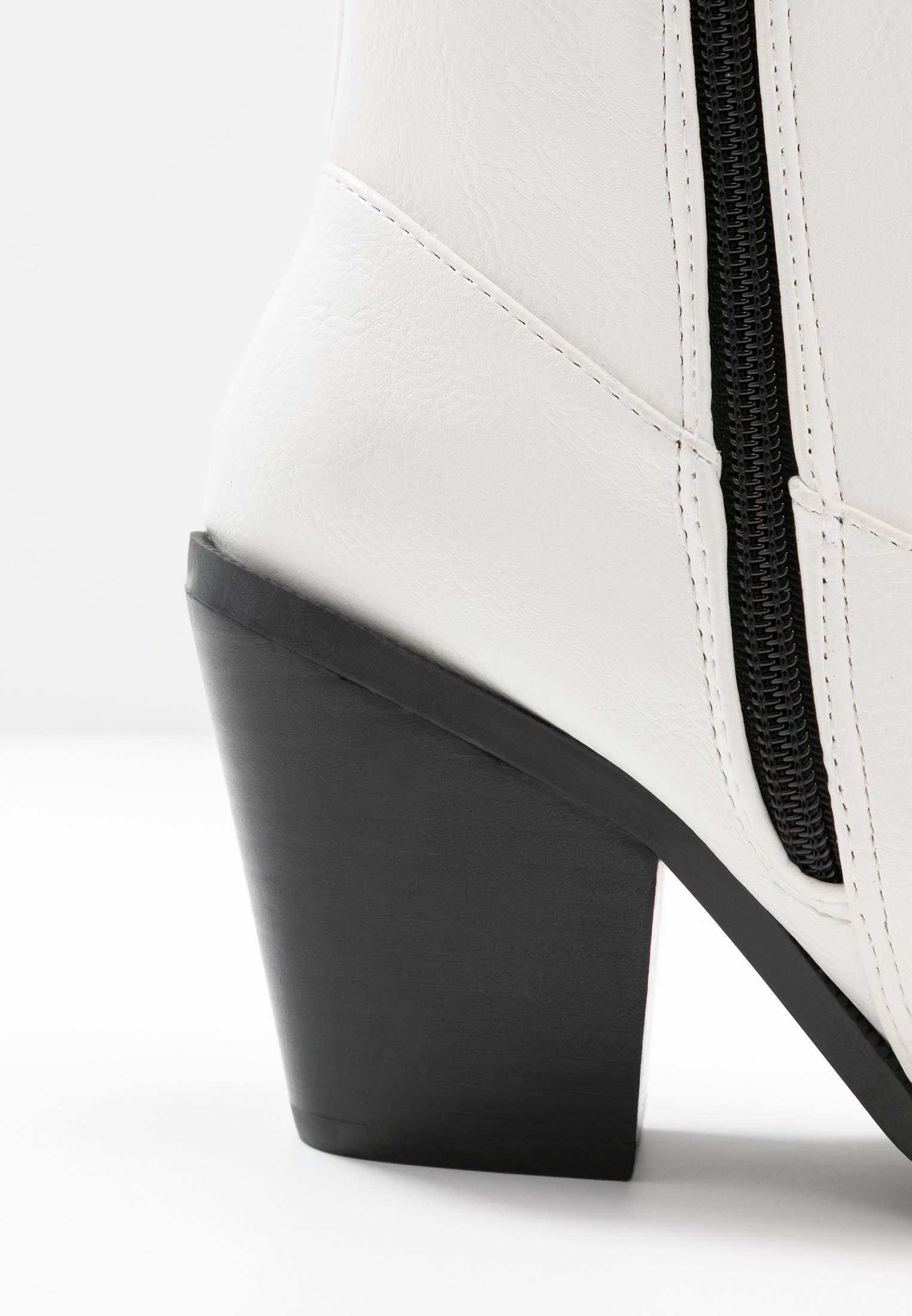 River Island Ankelboots med høye hæler - white River Island Ankelboots med høye hæler - white
