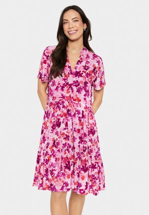 Saint Tropez EDASZ SS - Day dress - pink multi painted flowers