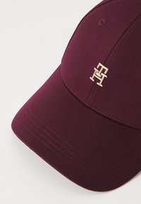Tommy Hilfiger ELEVATED UNISEX - Cappellino - raspberry truffle