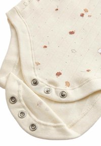 Cremefarvet babybodysuit med et struktureret stribemønster, der har små bladtryk i bløde farver og trykknaplukninger i bunden.