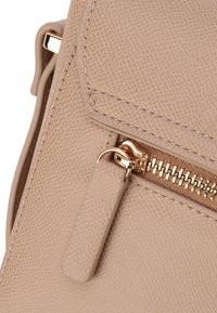 Gerry Weber PRINCIPLE - Skuldertasker - beige