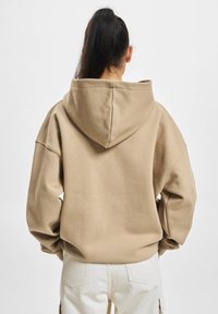 DEF HOODY - Lukuga pusa - taupe