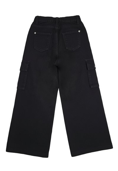 Pantaloni cargo neri a gamba larga con due tasche applicate sul retro e tasche laterali con patta, dotati di passanti per cintura e vita alta.