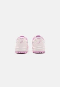 ASICS UPCOURT 6 - Volleyball shoes - pale pink/light ube
