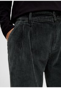 s.Oliver Pantalon classique - khaki