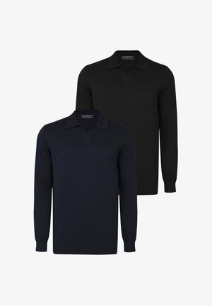 Dva svetry s dlouhým rukávem ve stylu polo: jeden námořnický modrý, druhý černý. Oba mají klasický límec a žebrovaný lem a manžety, vyrobené z měkké tkaniny.