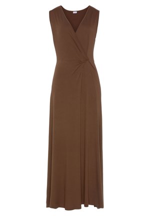 Brązowa sukienka maxi bez rękawów z dekoltem w kształcie litery V, kopertowym przodem i subtelnym węzłem z boku, swobodnie opadająca aż do podłogowej długości.