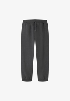 Mørkegrå joggingbukser lavet af blødt materiale, med elastisk taljebånd med snøre, tilspidsede manchetter og et enkelt design.