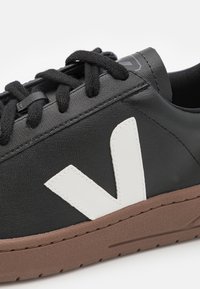 Veja URCA - Tenisice - black/white