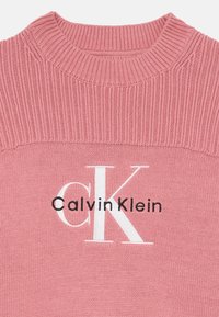 Calvin Klein Jeans MONOLOGO SWEATER - Vesta - brandied apricot
