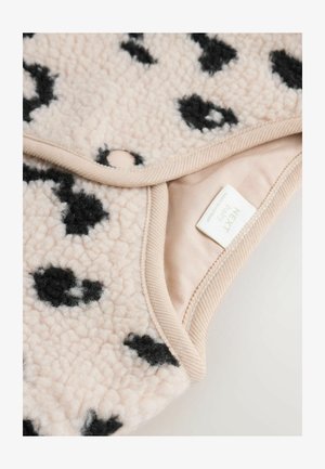 Fleece-Bekleidung in sanftem Beige mit schwarzem Fleckenmuster, ausgestattet mit einem runden Kragen, Druckverschluss und einem weichen, glatten Futter.