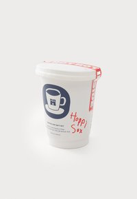 White paper coffee cup container with a blue doodle of a coffee cup. Red lid with text saying "HOT" and "INSIDE." Label reads "HOPPI SOX."