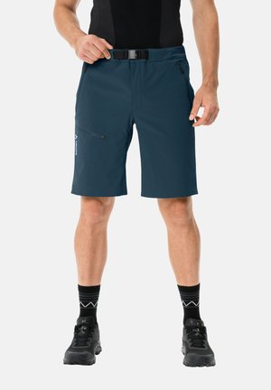 Mannen navy outdoor shorts met een gladde textuur, meerdere zakken, een platte tailleband en een duurzame uitstraling die geschikt is voor actief gebruik.