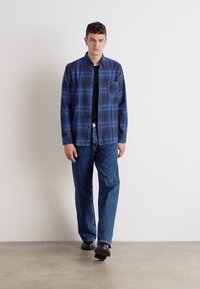 BOSS RICKERT - Srajca - open blue