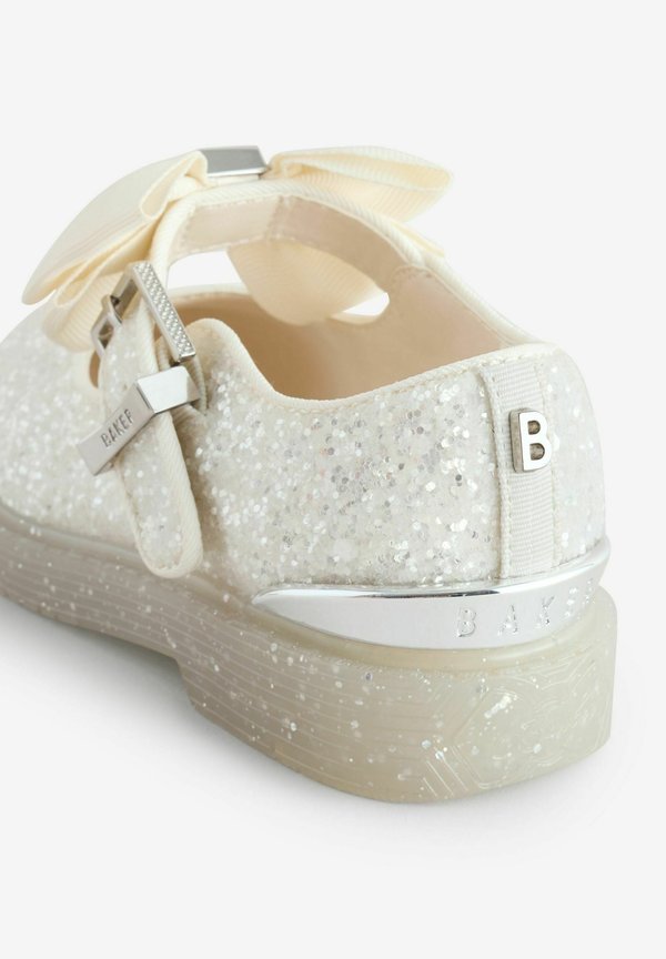 Riemchenballerina – silver