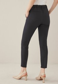 Next Chino - dark blue