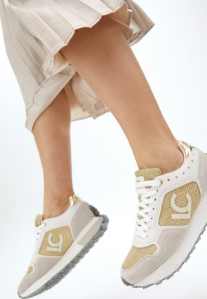 LOLA CASADEMUNT Baskets basses - gold