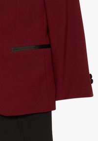 OppoSuits PEARLY TUXEDO SET - Kostuum - red