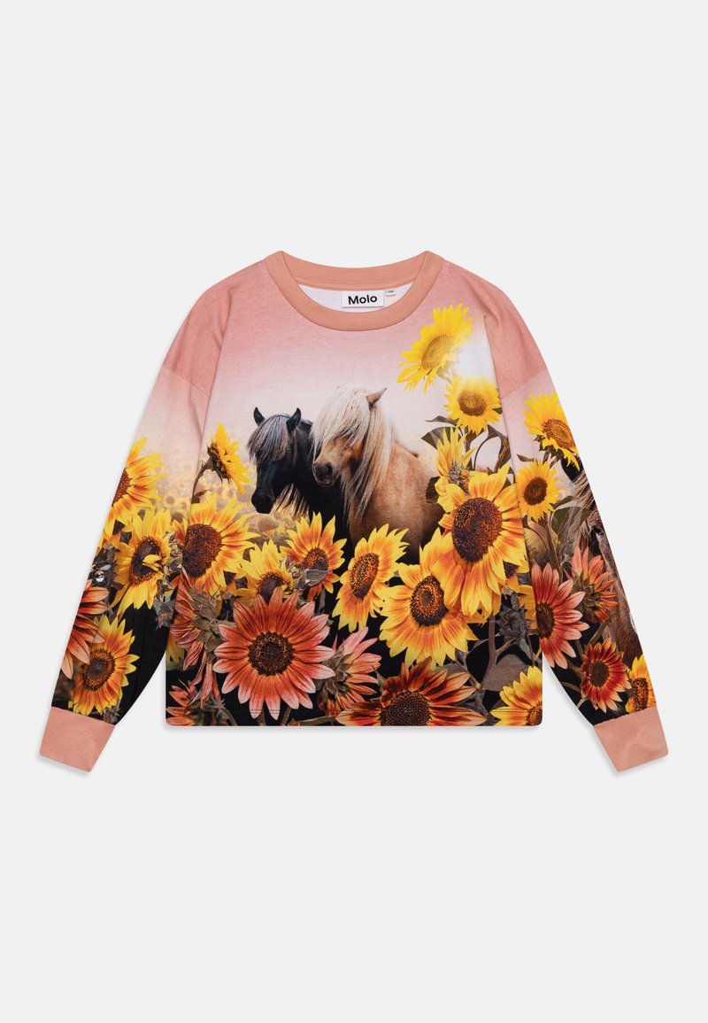 Roze shirt met lange mouwen met een bedrukt ontwerp van twee paarden tussen levendige gele en oranje zonnebloemen over de voorkant en mouwen.