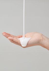 NACIFIC UYU CREAM AMPOULE - Crema da giorno