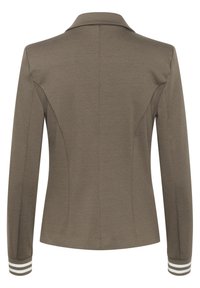 Braune maßgeschneiderte Jacke mit einem Reverskragen, taillierter Form und gestreiften Ärmeln. Sanfte Textur mit dezenten Nähten für einen eleganten Look.