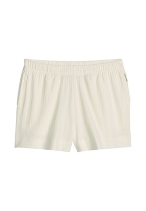 Shorts blancos con cintura elástica acanalada, bolsillos laterales y una pequeña etiqueta en el lado derecho.