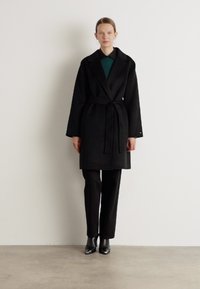 Tommy Hilfiger BELTED COAT - Klasický kabát - black
