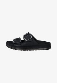 Selezionato, black leather