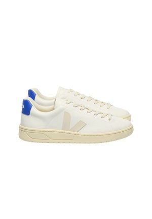 Trainers - white pierre paros
