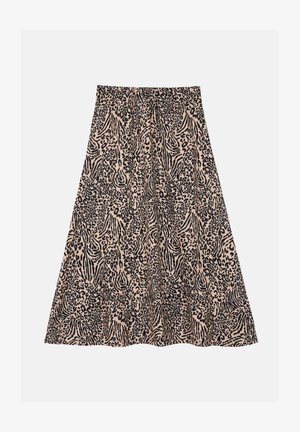 Hame hameen pituu pitkiekku, joka on valmistettu kevyestä kankaasta ja siinä on vaaleanbeige tausta mustilla eläinkuosilla, mukaan lukien leopardi- ja seepra-aiheita.