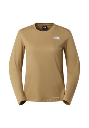 Camisa de manga larga en color caqui, confeccionada con tela texturizada. Presenta un logo en el pecho izquierdo y el nombre de la marca sutilmente en el dobladillo.