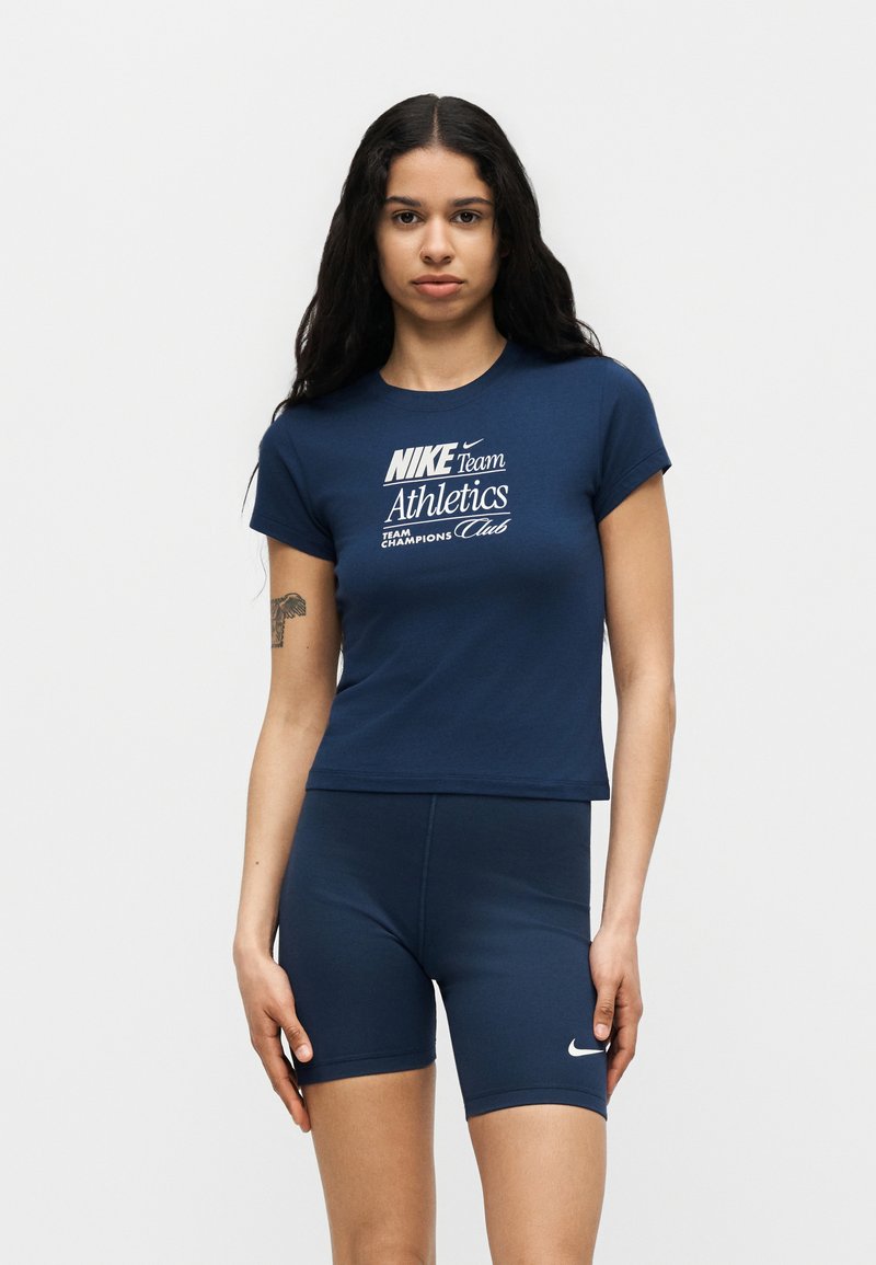 Nike Sportswear TEE - Triko s potiskem - midnight navy